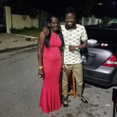 Beenie Man faints at his mom’s funeral