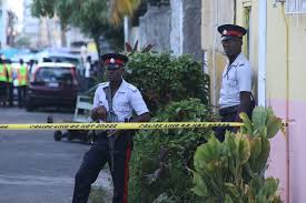 Man armed with knife killed during attempted bank robbery in BNS Mobay